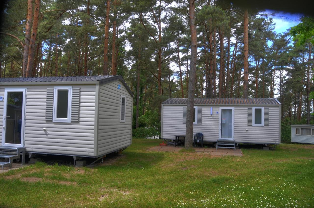 Camping-Und Ferienpark Havelberge Gross Quassow Exteriör bild