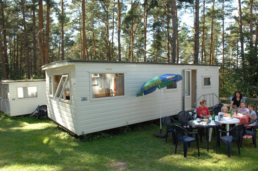 Camping-Und Ferienpark Havelberge Gross Quassow Exteriör bild