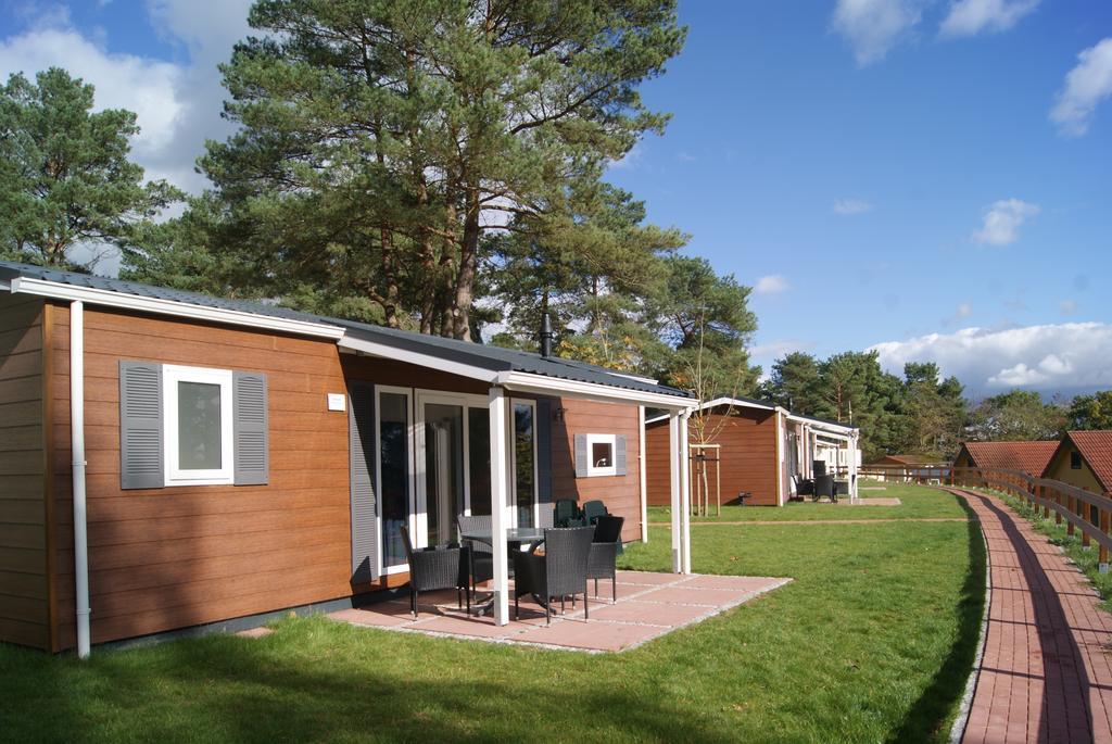 Camping-Und Ferienpark Havelberge Gross Quassow Exteriör bild