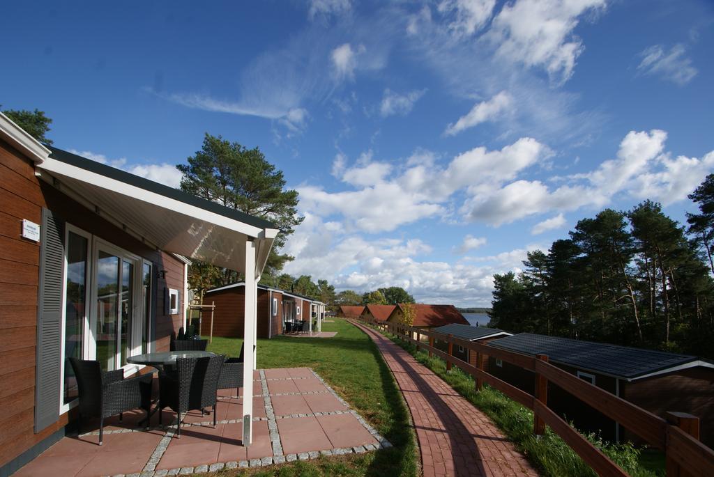 Camping-Und Ferienpark Havelberge Gross Quassow Exteriör bild